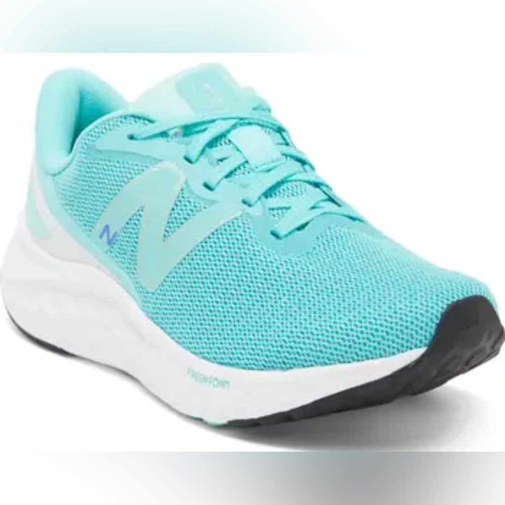 New Balance Fresh Foam Arishi V4 Womens Shoes Sz 8 Cyber Jade Running Sneakers